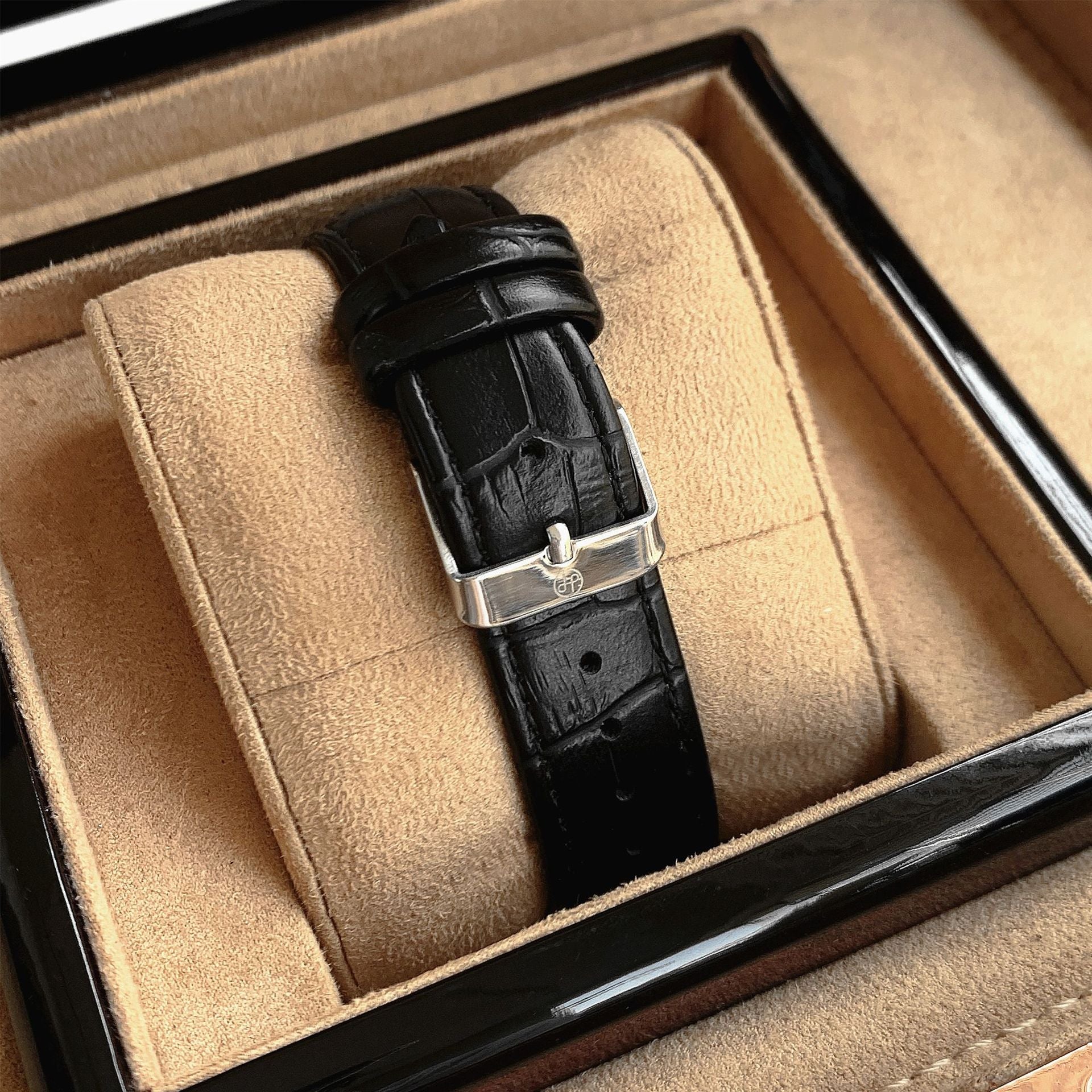 Relógio de Couro Solenne Black 38mm